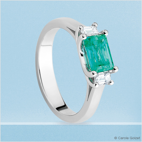 Bague « Bali » or blanc, émeraude & diamants