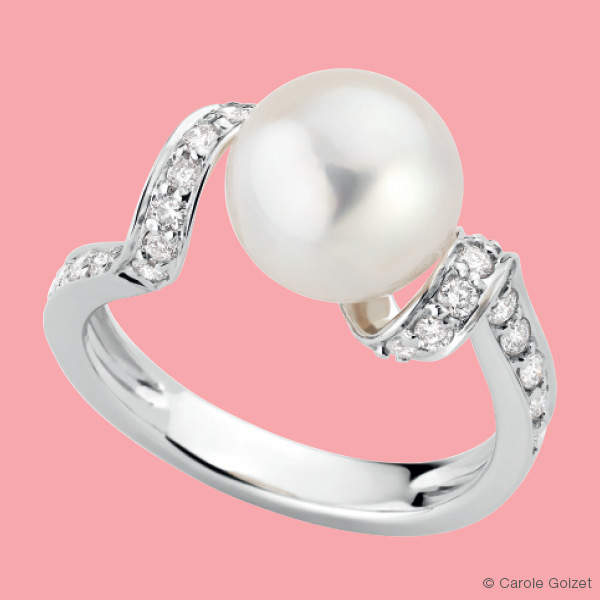 Bague  « Claire de lune » Or blanc perle de culture  du japon akoya et diamants 